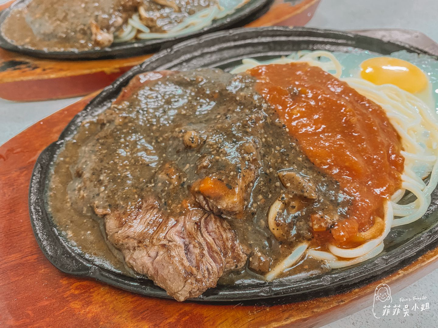 哥爸妻夫牛排館，家庭式平價牛排，青椒牛肉炒飯、牛排飯都不錯，礁溪牛排推薦 @菲菲吳小姐