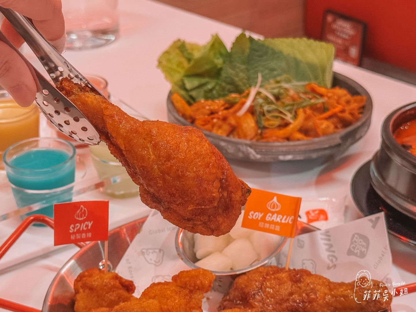 本村韓式炸雞-Bonchon Chicken，超薄皮+獨家手工刷醬，難怪被紐約時報評為「紐約最美味炸雞」 微風台北車站-北車店 @菲菲吳小姐