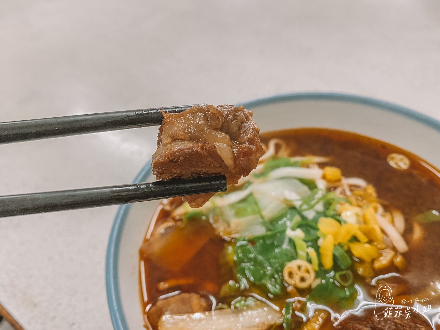哥爸妻夫牛排館，家庭式平價牛排，青椒牛肉炒飯、牛排飯都不錯，礁溪牛排推薦 @菲菲吳小姐