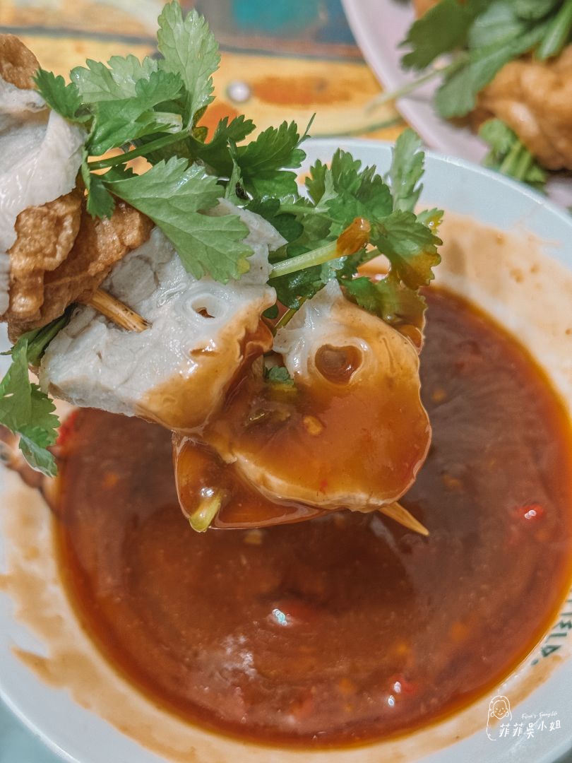 香菜控最愛 宜蘭冬山美食 阿霞ㄟ店一串心 宜蘭特有的銅板小吃 @菲菲吳小姐