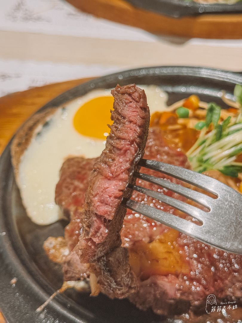 在地人激推!宜蘭頭城喜悅牛排,平價又有年代感的經典牛排館 @菲菲吳小姐 在地人激推!宜蘭頭城喜悅牛排,平價又有年代感的經典牛排館 @菲菲吳小姐