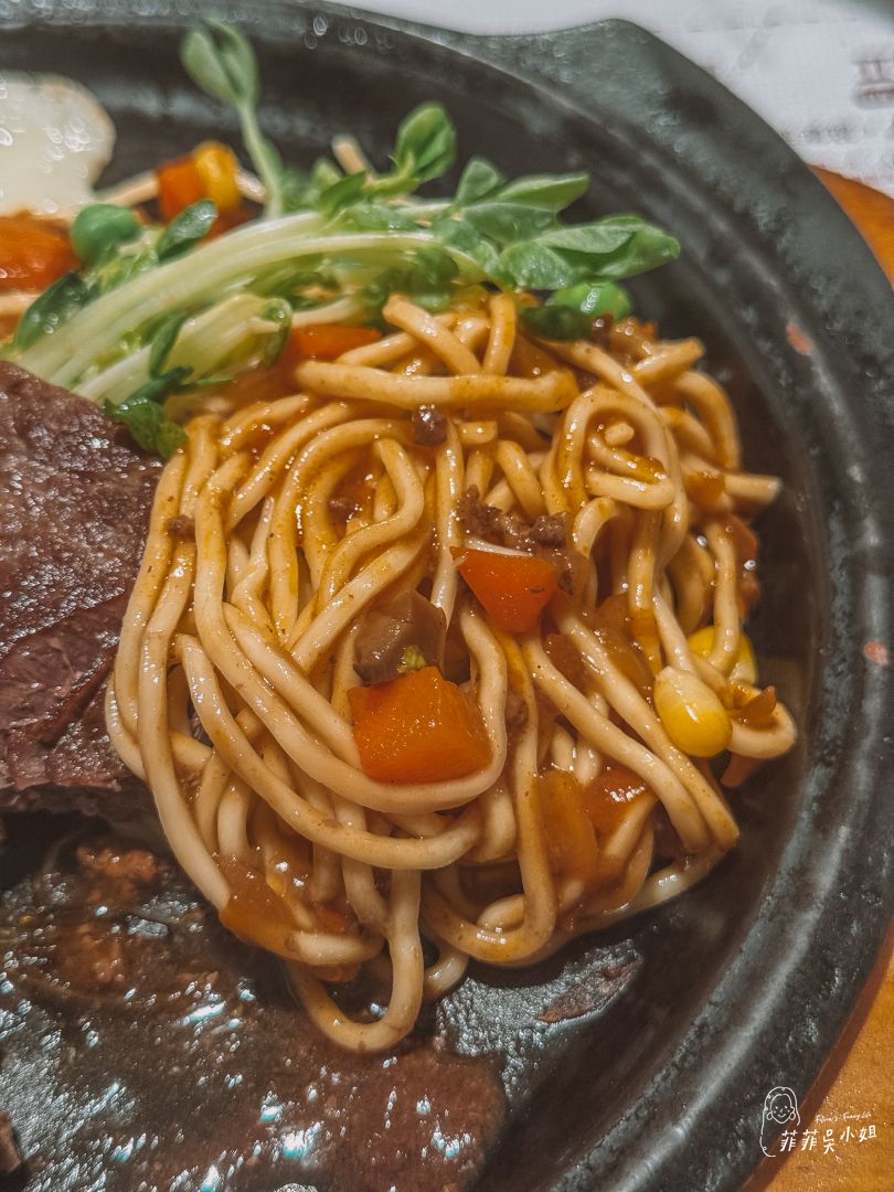 在地人激推!宜蘭頭城喜悅牛排,平價又有年代感的經典牛排館 @菲菲吳小姐 在地人激推!宜蘭頭城喜悅牛排,平價又有年代感的經典牛排館 @菲菲吳小姐