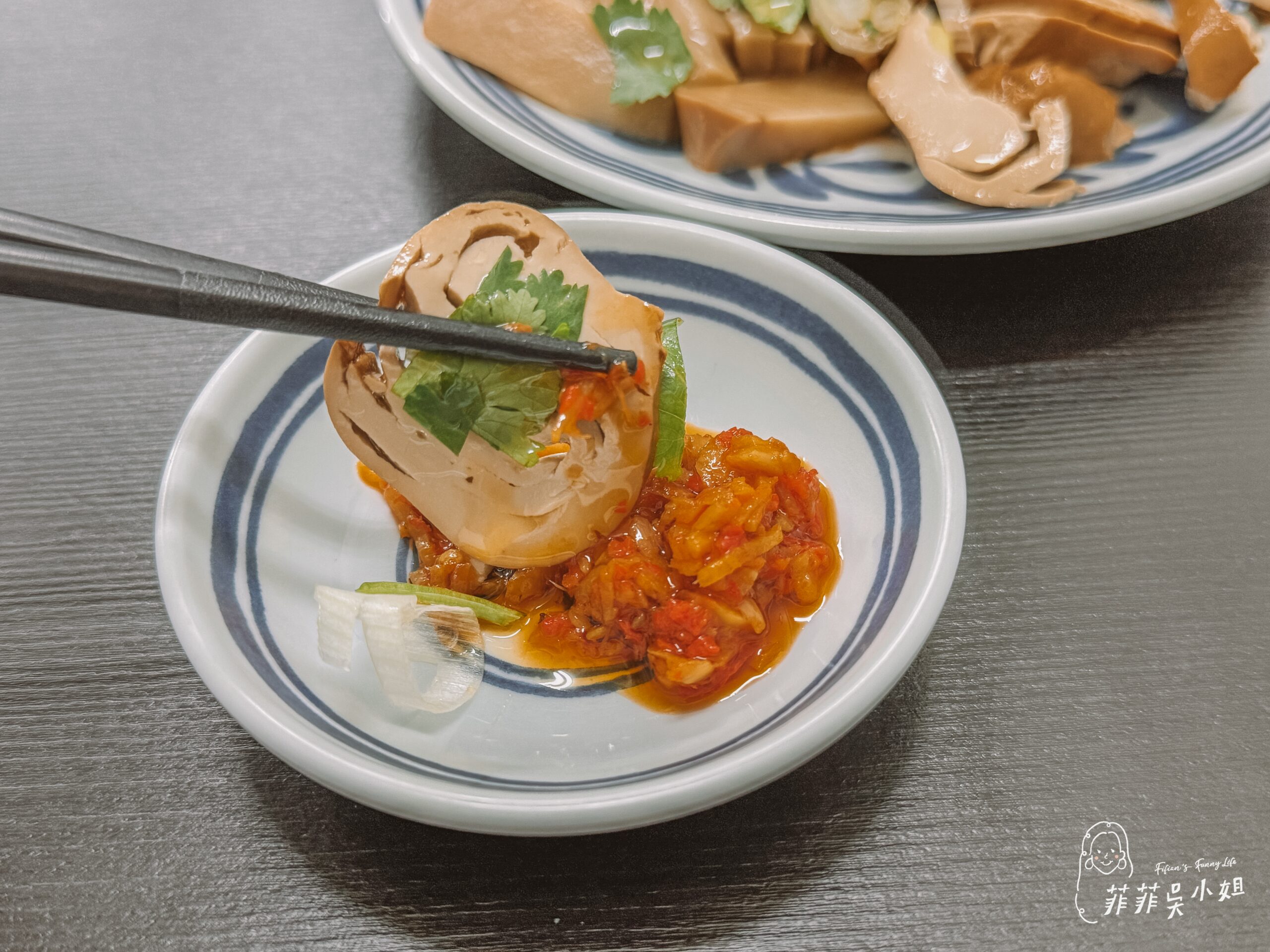 哞哞の店粵式牛肉麵,湯頭濃郁香醇牛肉大塊Q彈,手工辣椒必沾,宜蘭牛肉麵推薦,哞哞的店 @菲菲吳小姐 哞哞の店粵式牛肉麵,湯頭濃郁香醇牛肉大塊Q彈,手工辣椒必沾,宜蘭牛肉麵推薦,哞哞的店 @菲菲吳小姐