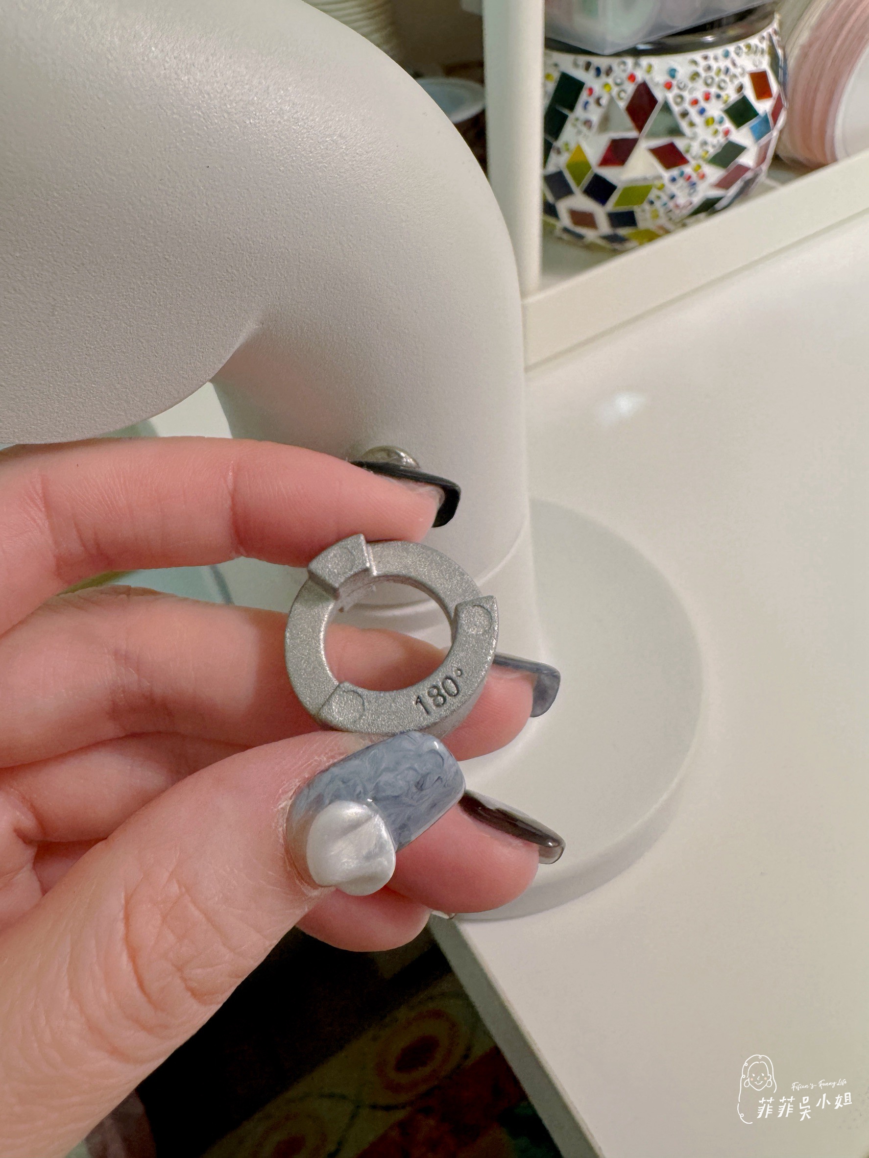 COFO無重力螢幕懸臂,只用一指就能輕鬆調整螢幕各式角度 @菲菲吳小姐 COFO無重力螢幕懸臂,只用一指就能輕鬆調整螢幕各式角度 @菲菲吳小姐