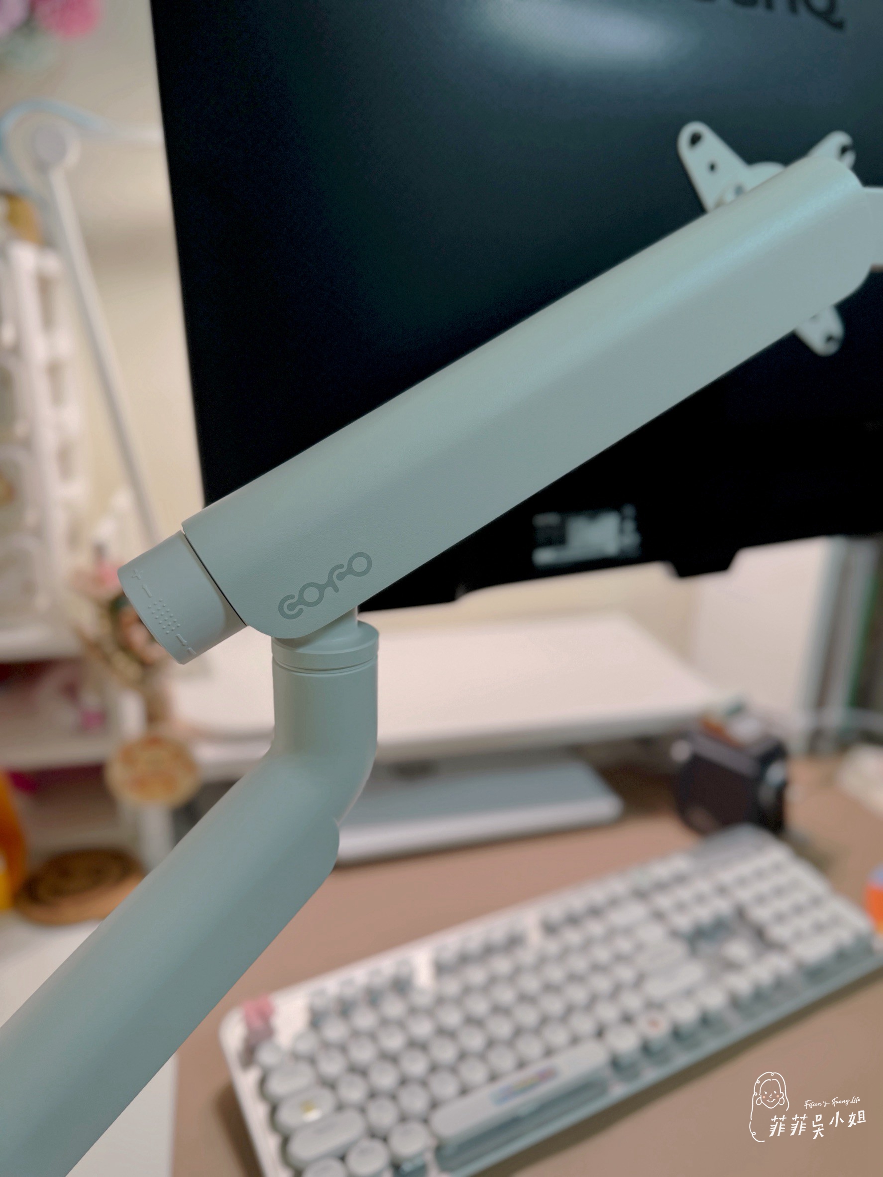 COFO無重力螢幕懸臂，只用一指就能輕鬆調整螢幕各式角度 @菲菲吳小姐
