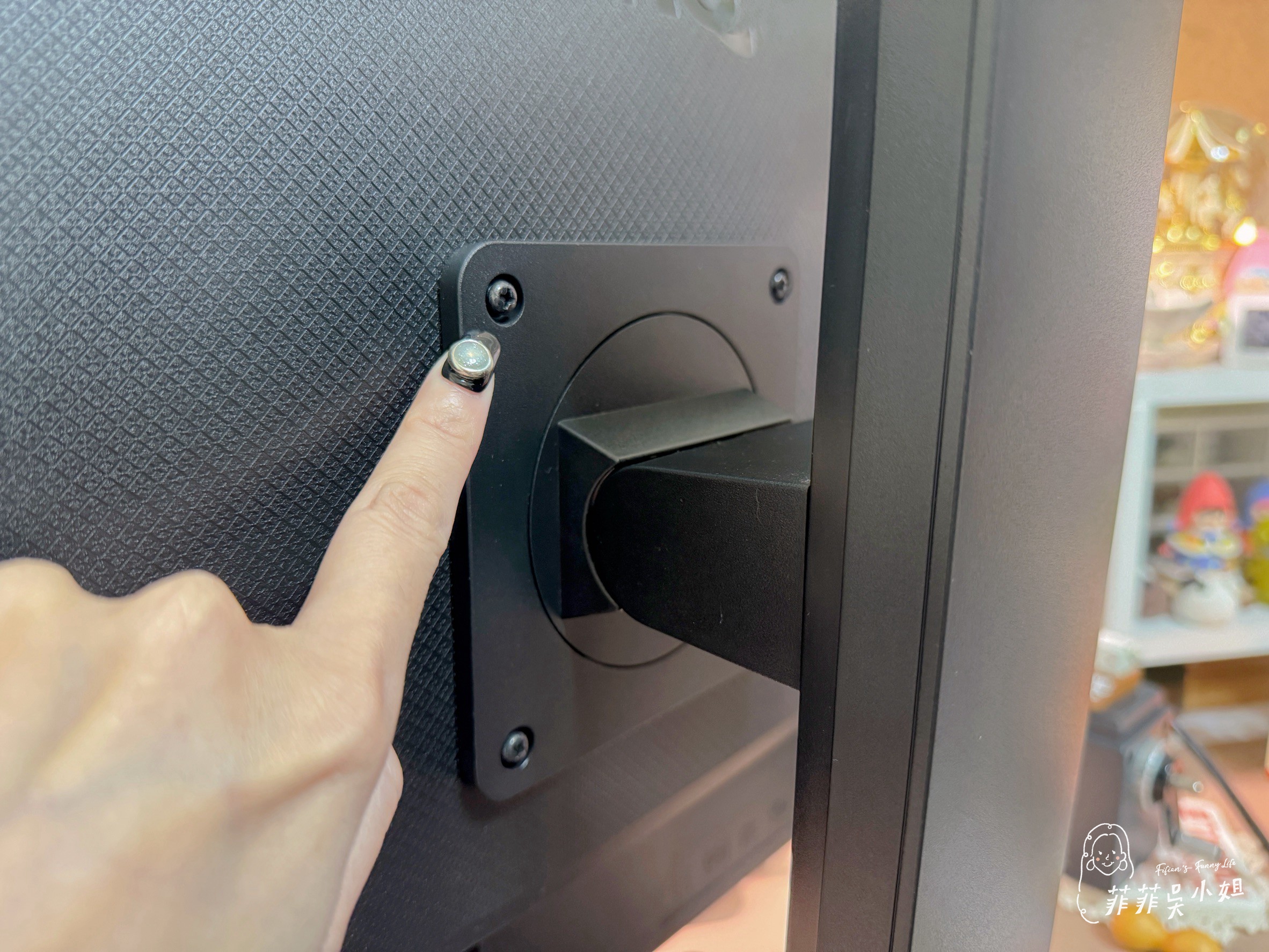 COFO無重力螢幕懸臂,只用一指就能輕鬆調整螢幕各式角度 @菲菲吳小姐 COFO無重力螢幕懸臂,只用一指就能輕鬆調整螢幕各式角度 @菲菲吳小姐