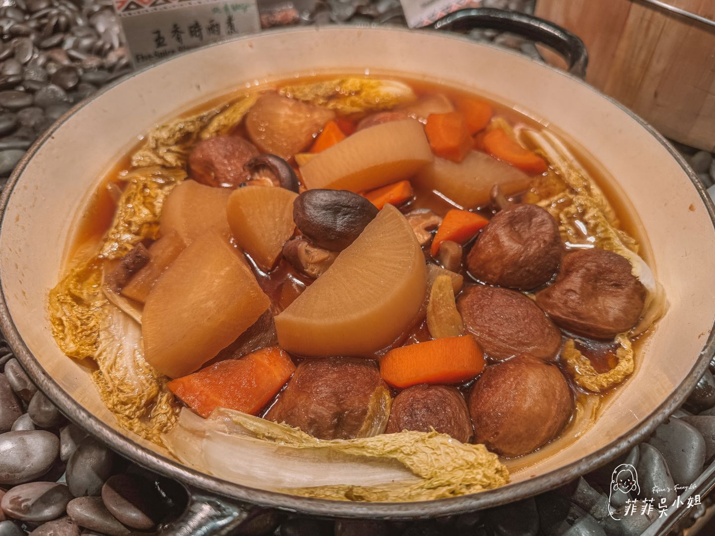 蟬說:霧繞WooRao二訪,露營車-山眠小車,新竹豪華露營 @菲菲吳小姐 蟬說:霧繞WooRao二訪,露營車-山眠小車,新竹豪華露營 @菲菲吳小姐